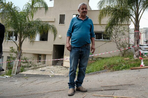 מוסא גריפאת, שביתו נפגע מהטיל האיראני ביישוב זרזיר. "שמו שפה שלוש מיגוניות בזמן המלחמה" (צילום: דוד טברסקי)