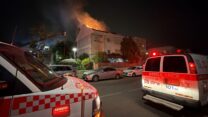שריפה מפגיעת טיל בשוהם (צילום: תיעוד מבצעי מד"א)