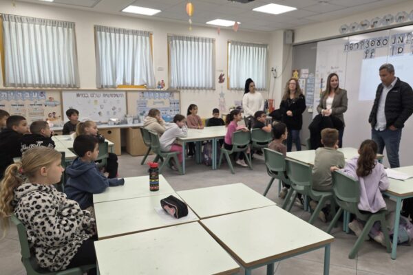 כיתה בשדרות עם החזרה ללימודים במבצע שאגת הארי (צילום: עיריית שדרות)