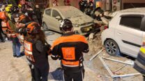זירת נפילת הטיל מאיראן ברמת גן (צילום: דוברות כבאות והצלה)