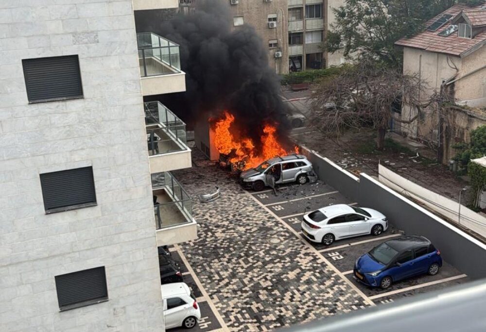 זירת נפילה מירי מלבנון בנהריה (כבאות והצלה)