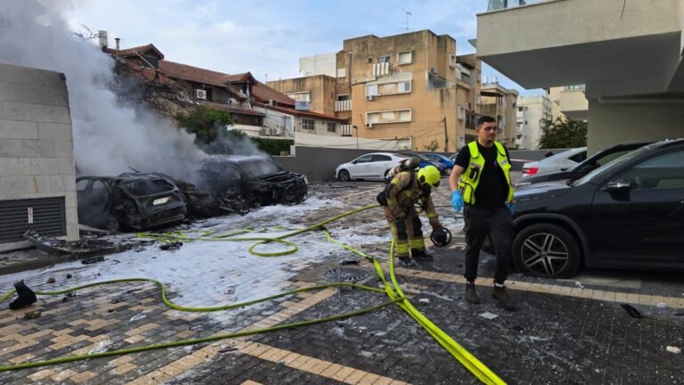 זירת נפילה בנהריה (צילום: מד"א)