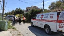 צוותי מד"א בזירת פגיעת שברי יירוט באשתאול (צילום: תיעוד מבצעי מד"א)