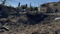 זירת פגיעת שברי יירוט במושב אשתאול (צילום: תיעוד מבצעי מד"א)