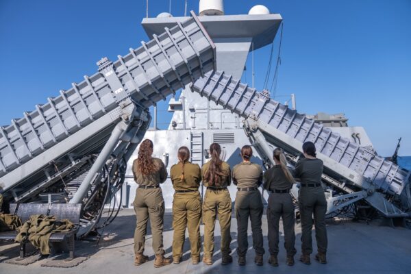 לוחמות ימיות בחיל הים של צה"ל במבצע 'שאגת הארי' (צילום: דובר צה"ל)
