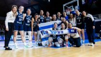 שחקניות נבחרת ישראל בכדורסל במשחק מוקדמות אליפות אירופה מול לוקסמבורג (צילום: איגוד הכדורסל)