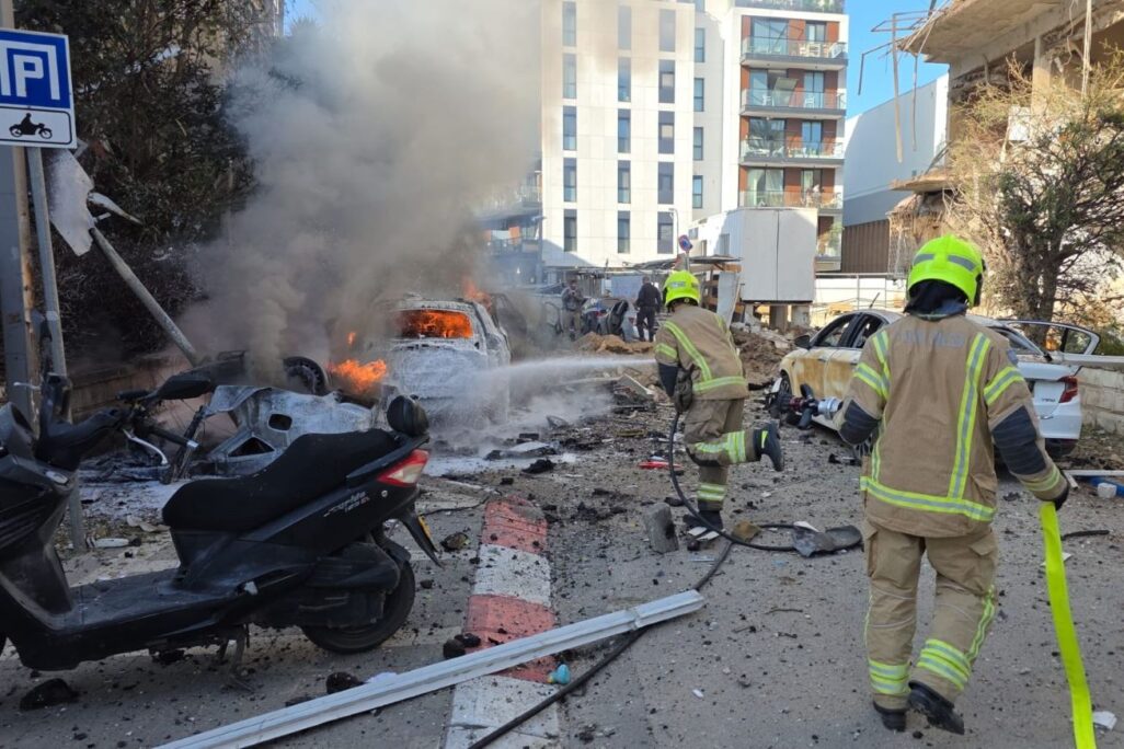 זירת נפילה בתל אביב (צילום: כבאות והצלה)