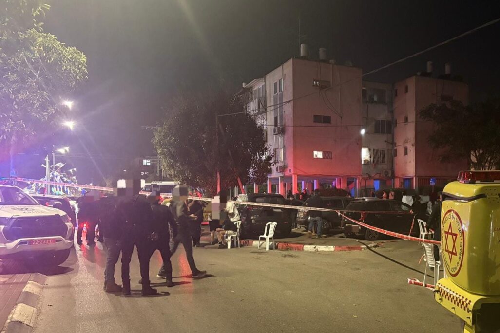 זירת הרצח באור עקיבא (צילום: מד"א) זירת הרצח באור עקיבא (צילום: מד"א)