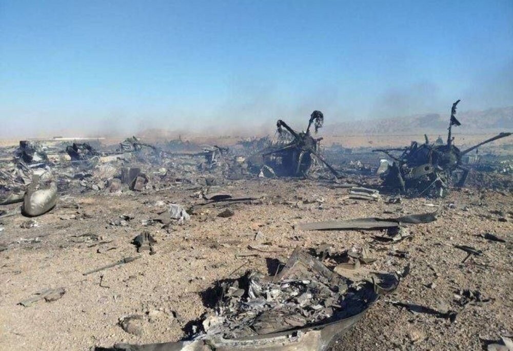 שני מטוסי תובלה מסוג C-130 הרקולס הושמדו על ידי הצבא האמריקאי במסגרת מבצע החילוץ של הנווט שמטוסו הופל בשטח איראן (צילום: טלגרם) שני מטוסי תובלה מסוג C-130 הרקולס הושמדו על ידי הצבא האמריקאי במסגרת מבצע החילוץ של הנווט שמטוסו הופל בשטח איראן (צילום: טלגרם)