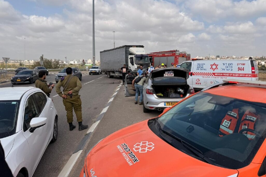 זירת תאונת הדרכים בכביש 57 (צילום: דוברות איחוד הצלה) זירת תאונת הדרכים בכביש 57 (צילום: דוברות איחוד הצלה)
