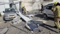 זירת פגיעת טיל מלבנון בצפת (צילום: כבאות והצלה)