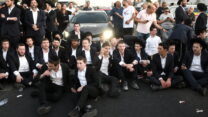 חסימת כביש בתגובה למעצר עריק חרדי, בית ליד, אוגוסט 2025 (צילום: גילי יערי/פלאש90)