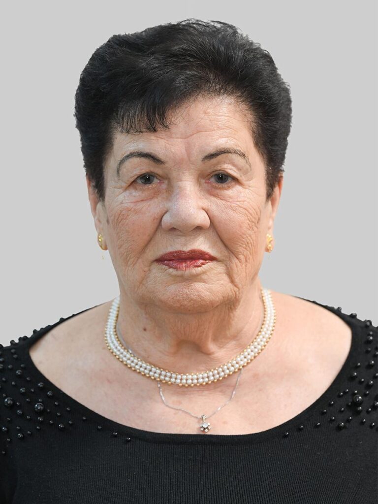 אילנה-לינה פלח: איבדה שתי אחיות למחלות, והייתה מטפסת על גדר המחנה כדי לקנות אוכל מבדואים (צילום: יד ושם)