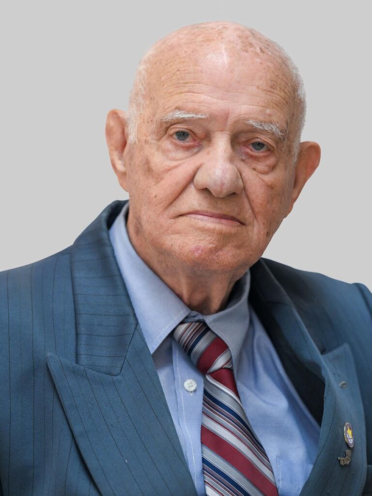 מיכאל סידקו: הוא ואחיו ראו את אמם, אחותם ואחיהם נרצחים בגיא ההריגה באבי יאר (צילום: יד ושם)