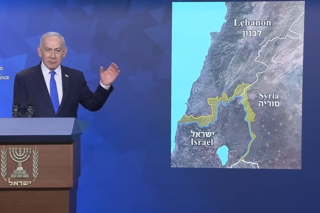 ראש הממשלה נתניהו מציג את מפת "הקו הצהוב" בהצהרתו. "רצועת ביטחון של עשרה ק"מ" (צילום מסך) ראש הממשלה נתניהו מציג את מפת "הקו הצהוב" בהצהרתו. "רצועת ביטחון של עשרה ק"מ" (צילום מסך)