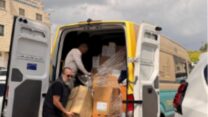 מתנדבים מביאים סיוע לנזקקים במלחמה (צילום: מתוךדו"ח המועצה הישראלית להתנדבות)