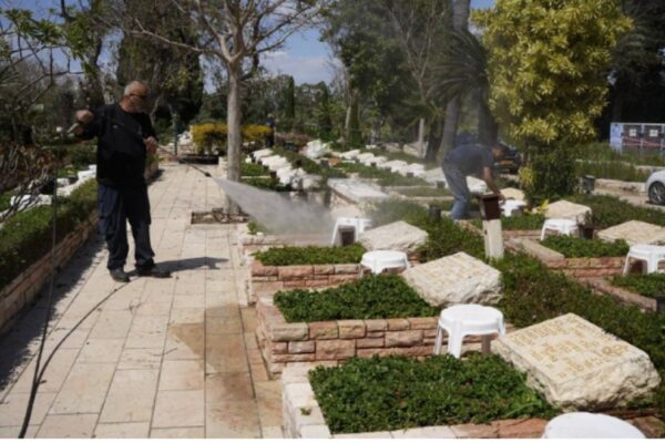 קברי חללי מערכות ישראל בבית הקברות בהר הרצל (צילום: משרד הביטחון)
