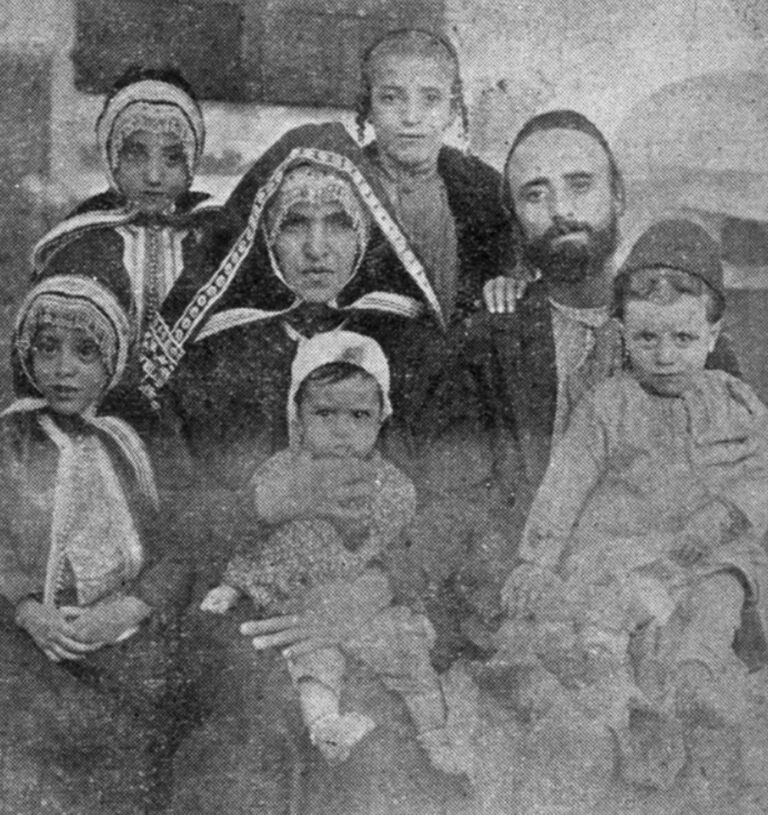 משפחתו של שמעון חבשוש תרשיש (מתוך אתר גל-עד של המועצה האזורית עמק הירדן)