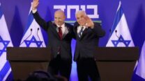 יאיר לפיד (מימין) ונפתלי בנט במסיבת עיתונאים משותפת שבה הודיעו על איחוד (צילום: לע"מ)