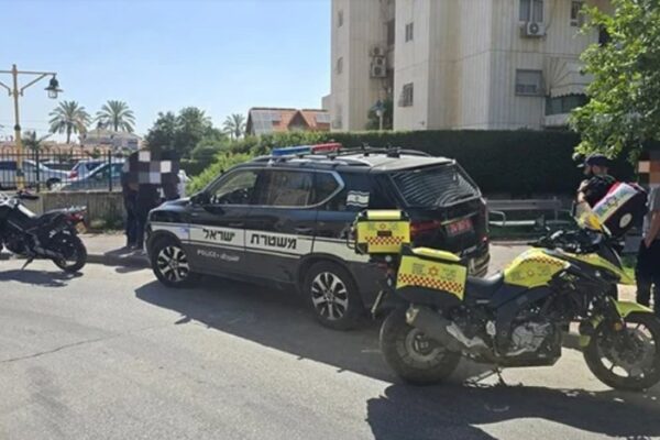 ניידת משטרה בזירה ברמלה (צילום: תיעוד מבצעי מד"א)