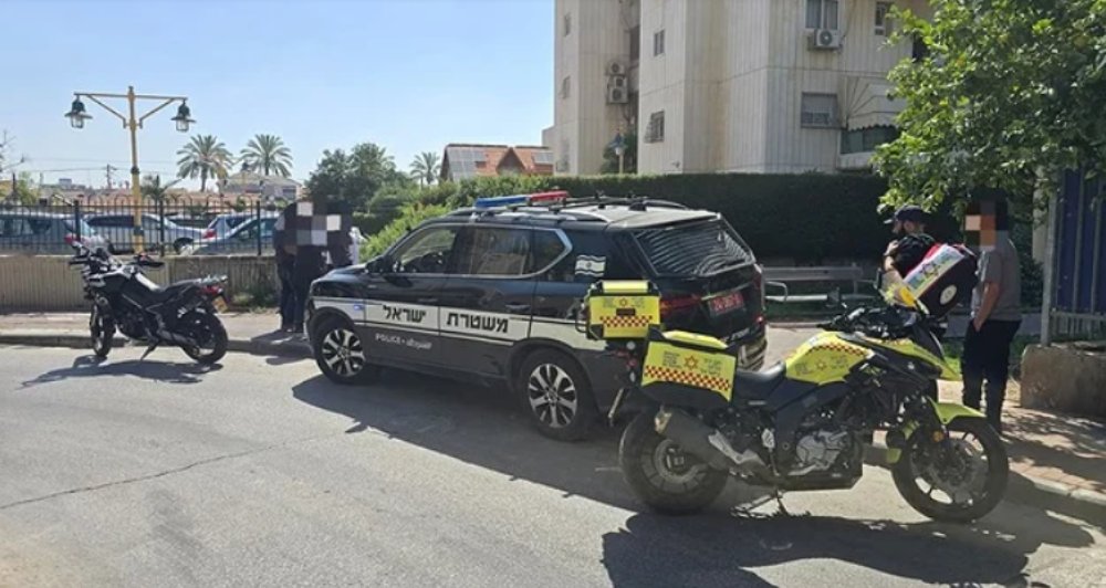 ניידת משטרה בזירה ברמלה (צילום: תיעוד מבצעי מד"א)