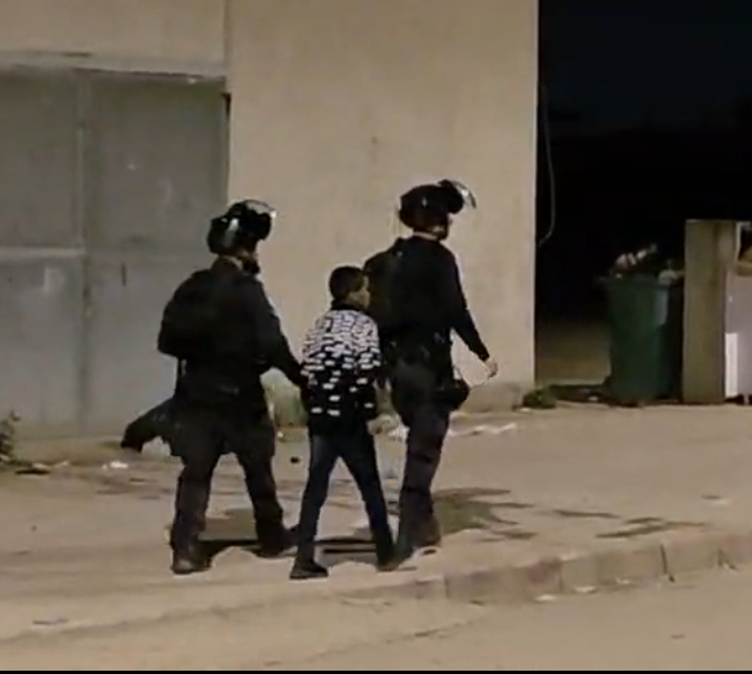 פשיטה משטרתית על היישוב תראבין (צילום: באדיבות המועצה לכפרים לא מוכרים) פשיטה משטרתית על היישוב תראבין (צילום: באדיבות המועצה לכפרים לא מוכרים)