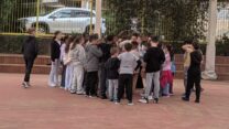 חזרה ללימודים בבית הספר 'חביב' בראשון לציון, לאחר מבצע שאגת הארי (צילום: מיכל מרנץ)