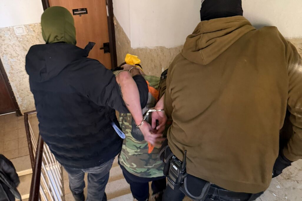 מעצר חשוד בריגול לטובת איראן בחיפה (צילום: דוברות המשטרה) מעצר חשוד בריגול לטובת איראן בחיפה (צילום: דוברות המשטרה)