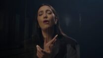 יובל רפאל שרה את שיר הפרטיזנים בעצרת הנעילה ליום הזיכרון לשואה ולגבורה בבית לוחמי הגטאות, שהוקלטה מראש (צילום מסך)