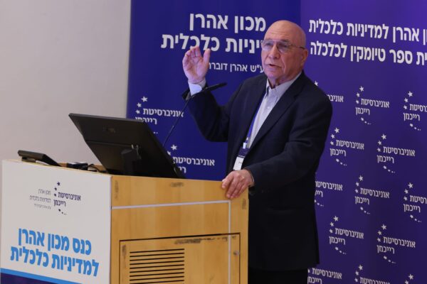פרופ' צבי אקשטיין (צילום: יובל לקח)