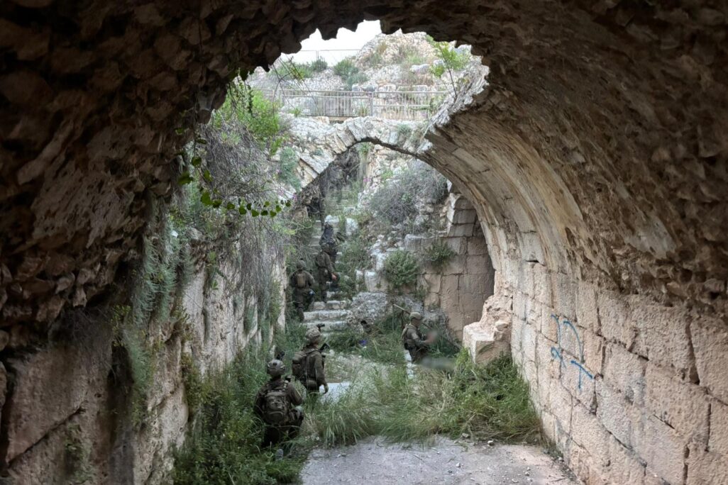 פעילות כוחות סיירת גולני במבצר הבופור (צילום: דובר צה"ל)