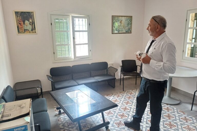 The historic breakroom at the Atlit train station (Photo: Amitai Peretz)