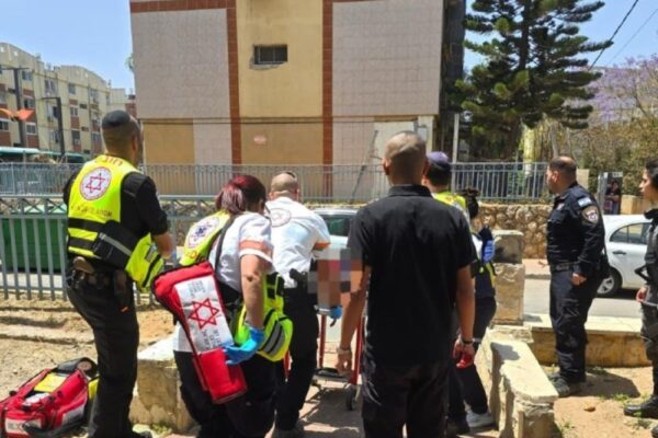 בן 16 נפצע קשה בתקרית אלימה בלוד (צילום: תיעוד מבצעי מד"א)