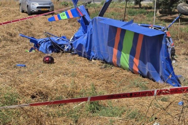המטוס הקל שהתרסק סמוך לתל עדשים (צילום: כב"ה צפון)