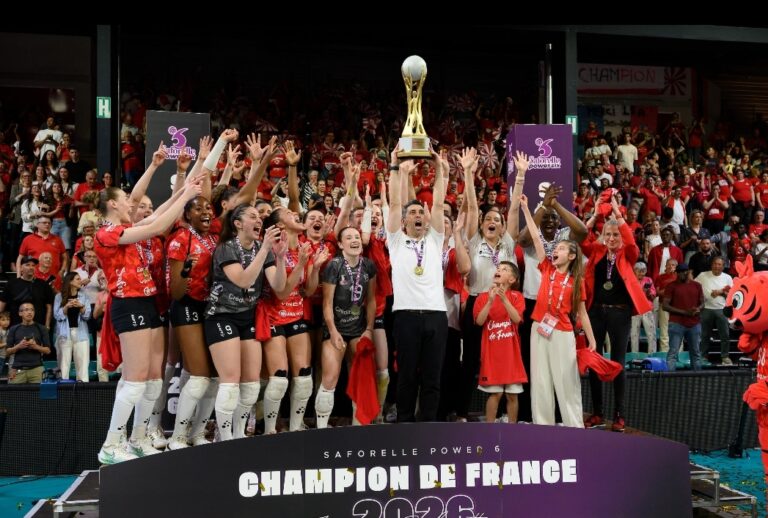 חגיגות הניצחון של מולהאוס (צילום: jermie scmitt ו– Volley Mulhouse Alsace)