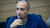 יו"ר מנהלת תקומה אביעד פרידמן בוועדת הכלכלה (צילום: יונתן זינדל/פלאש90)
