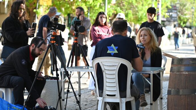 אל הדגל במיזם "תסבירו לי" בזכרון יעקב (צילום: אור גואטה)
