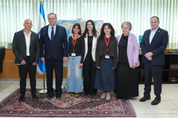 שר הביטחון ישראל כ"ץ והשרה אורית סטרוק (צילום: אלעד מלכה, משרד הביטחון)