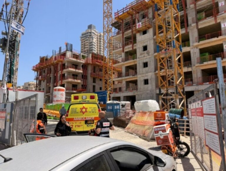 אתר בנייה בדרך בית לחם בירושלים שבו נהרג עובד זר (צילום: איחוד הצלה)