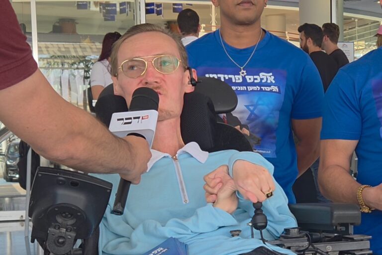 אלכס פרידמן, יו"ר ומייסד עמותת 'נכה לא חצי בן אדם', רץ לפריימריז בליכוד (צילום: אור גואטה)