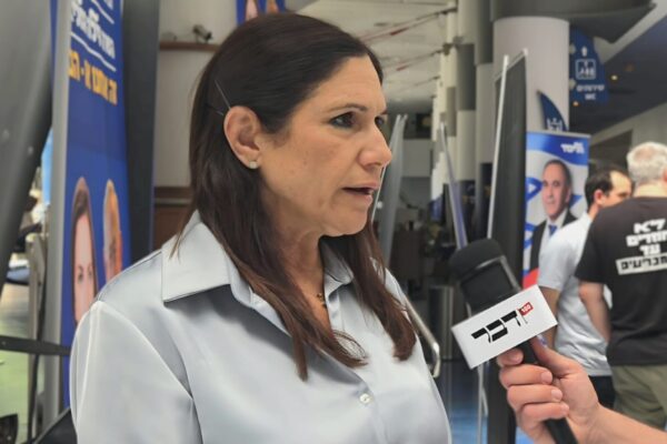 ח"כ אתי חוה עטיה בראיון ל'דבר' (צילום: דבר)