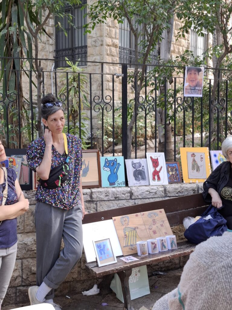 מפגש ותערוכה לזכר סבטלנה פרנקל. "ציירת וחברה יקרה, אהובה על כל חי" (צילום: נגה לביא)