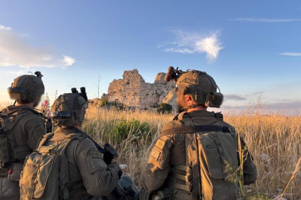 פעילות כוחות סיירת גולני במבצר הבופור (צילום: דובר צה"ל)