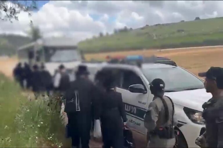 כוחות מג"ב חוסמים עשרות בני אדם שניסו להגיע להילולה במירון (צילום: דוברות המשטרה)
