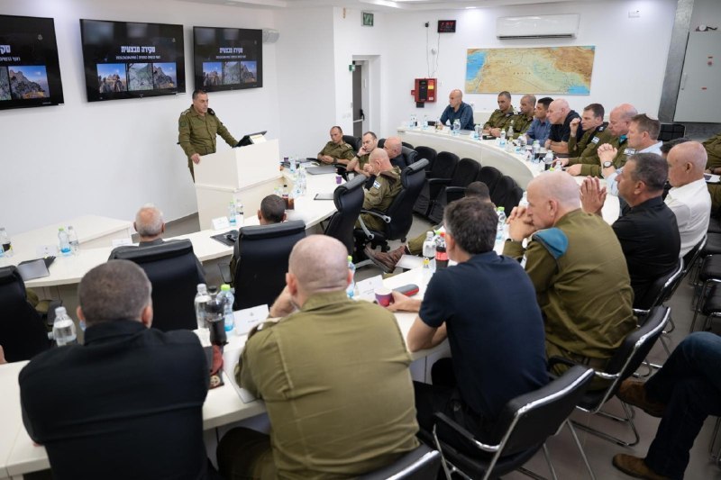 הרמטכ"ל מול פורום המטה הכללי וראשי רשויות הצפון (צילום: דובר צה"ל) הרמטכ"ל מול פורום המטה הכללי וראשי רשויות הצפון (צילום: דובר צה"ל)
