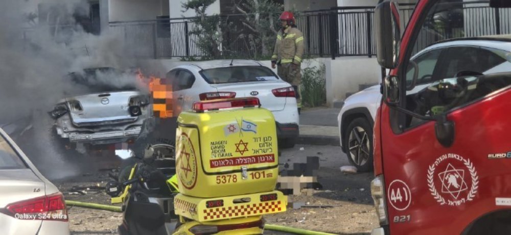 זירת פיצוץ רכב ביפו (צילום: תיעוד מבצעי מד"א)