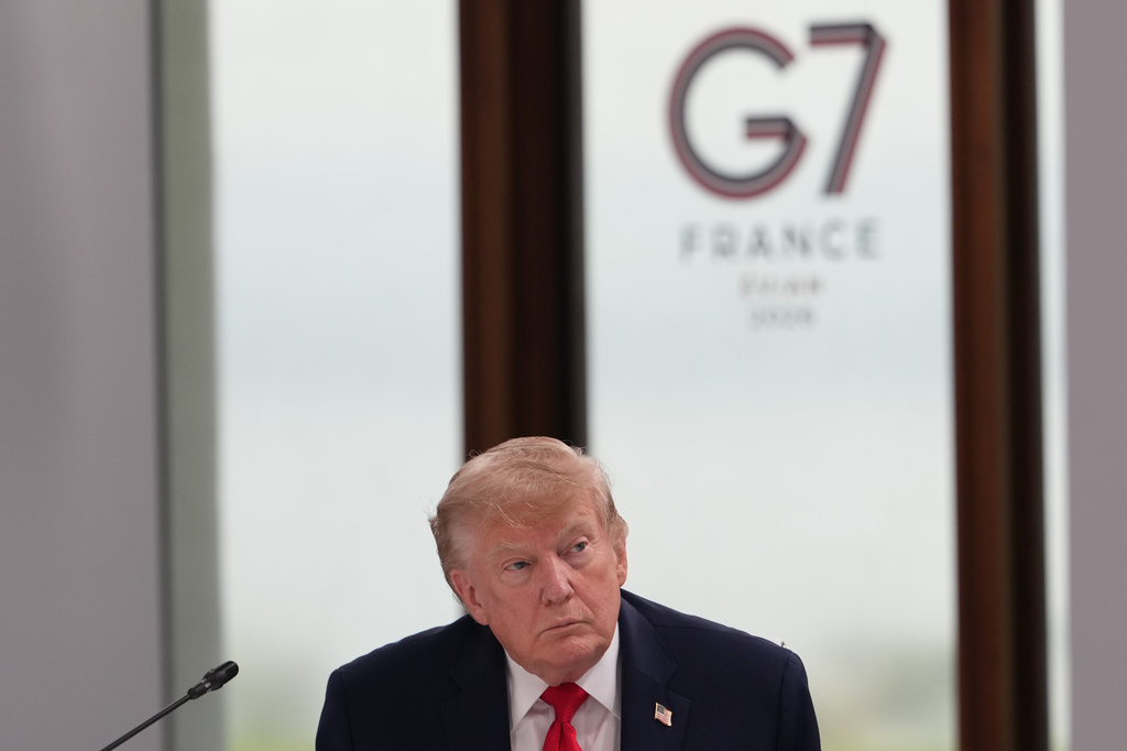 נשיא ארה"ב דונלד טראמפ בפסגת G7 בצרפת (צילום: AP Photo/Julia Demaree Nikhinson)