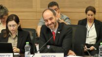 עו"ד דין ליבנה, מ"מ מנכ"ל ועדת הבחירות המרכזית, ויועמ"שית הוועדה עו"ד יפעת סימינובסקי (צילום: דני שם טוב, דוברות הכנסת)