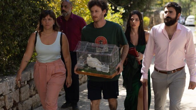 מתוך הסרט "בלה". "רצינו לייצר מיתוס אחר, של אנשים שנאבקים ביחד" (צילום: באדיבות סרטי יונייטד קינג)