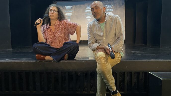 הבמאים זהר שחר וג'מאל ח'לאילה. "הפוליטיקה נמצאת רק ברקע, ומקדימה נמצאים הסיפורים של בני האדם" (צילום: יעל אלנתן)